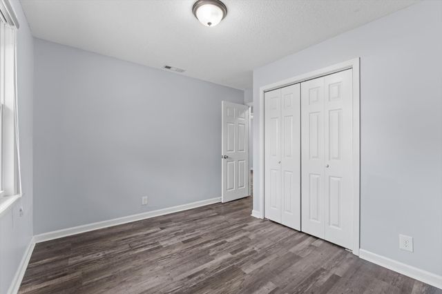 1912 Woodlawn Rd, Clarksville, TN 37042