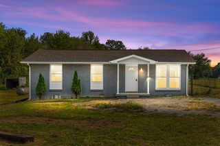 1912 Woodlawn Rd, Clarksville, TN 37042