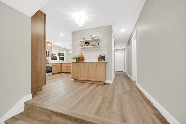 9446 Hilltop Drive, St. John, IN 46373