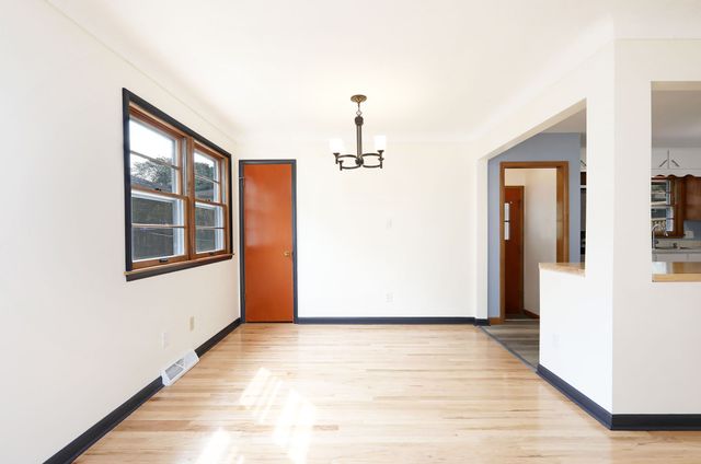 3008 Aurora Avenue, Des Moines, IA 50310