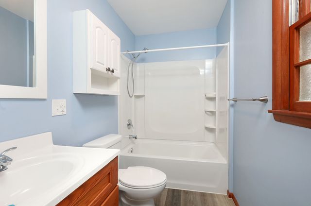 3008 Aurora Avenue, Des Moines, IA 50310