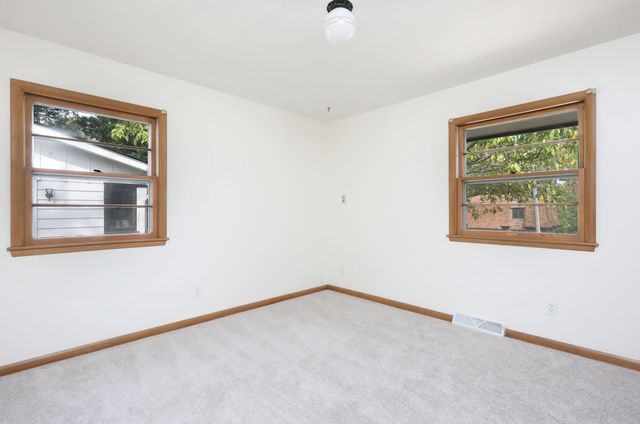 3008 Aurora Avenue, Des Moines, IA 50310