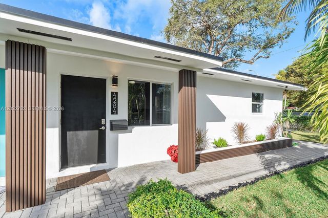 4282 NW 1st Ave, Miami, FL 33127