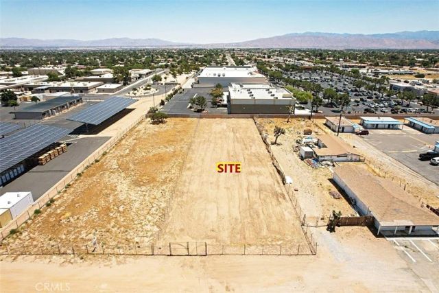 25 Tamarisk, Hesperia, CA 92345