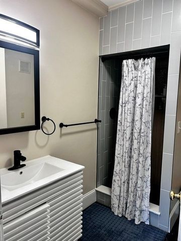 27 State Street 2, Marblehead, MA 01945