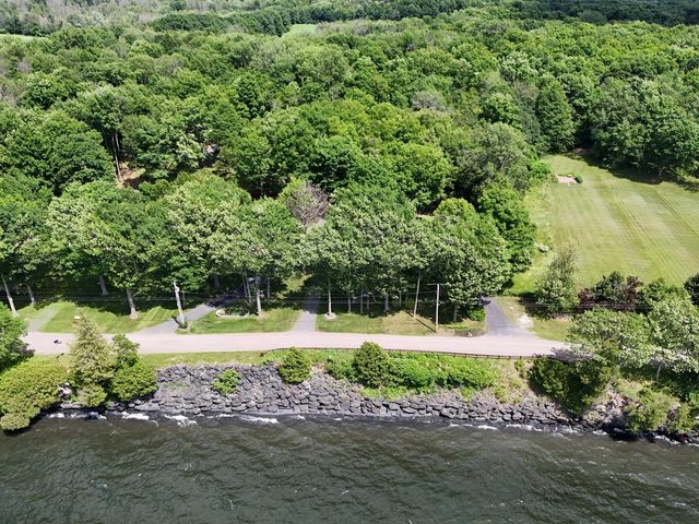 1741 South End Road, North Hero, VT 05474