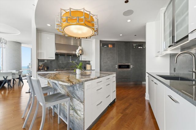401 N Wabash Avenue 29A, Chicago, IL 60611