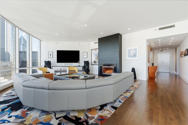 401 N Wabash Avenue 29A, Chicago, IL 60611