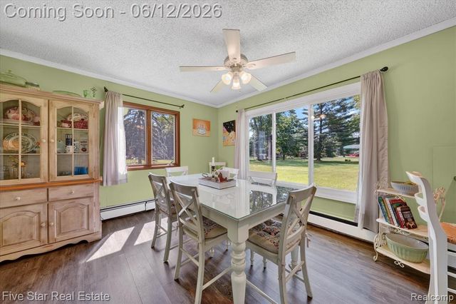 82 E Hurst Drive, Troy, MI 48085