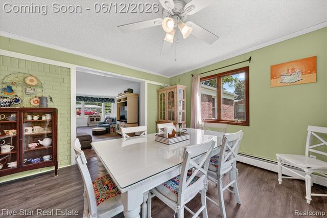 82 E Hurst Drive, Troy, MI 48085