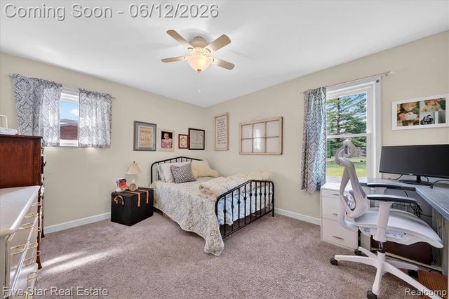 82 E Hurst Drive, Troy, MI 48085