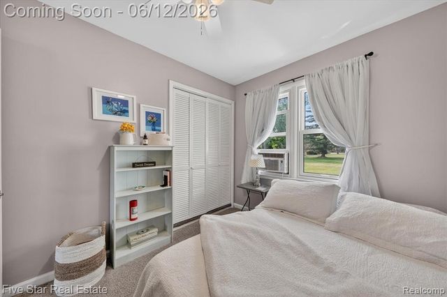 82 E Hurst Drive, Troy, MI 48085