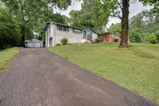 125 Curtis Cross Roads, Hendersonville, TN 37075