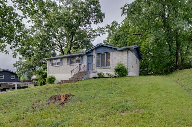 125 Curtis Cross Roads, Hendersonville, TN 37075