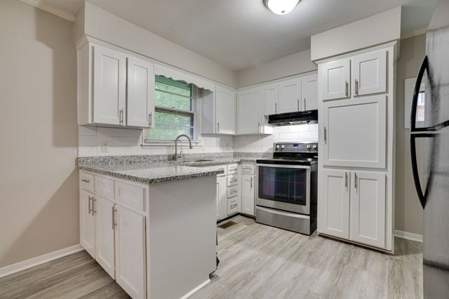125 Curtis Cross Roads, Hendersonville, TN 37075