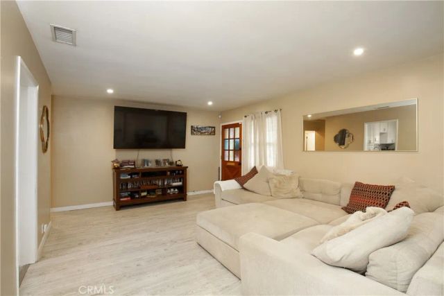 7642 Arnett, Downey, CA 90241