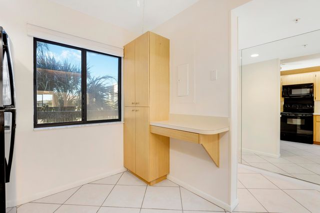 1001 Seafarer Circle 305, Jupiter, FL 33477