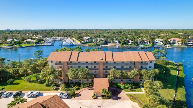 1001 Seafarer Circle 305, Jupiter, FL 33477