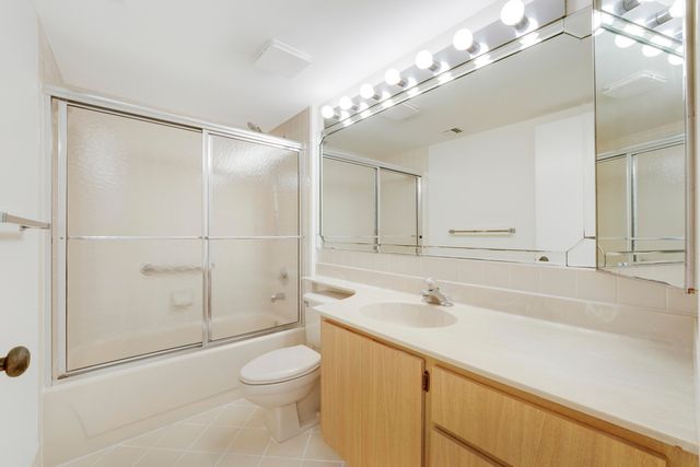 1001 Seafarer Circle 305, Jupiter, FL 33477