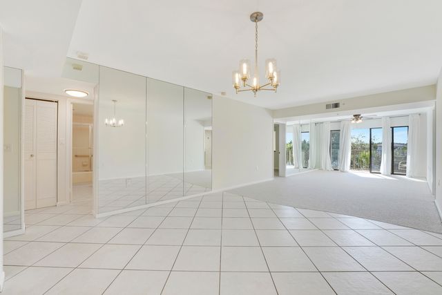 1001 Seafarer Circle 305, Jupiter, FL 33477