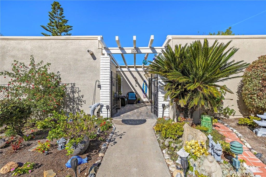 2026 Via Mariposa E D, Laguna Woods, CA 92637