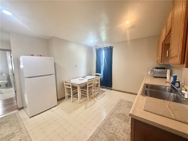 800 Ellsworth Ave, Jeannette, PA 15644