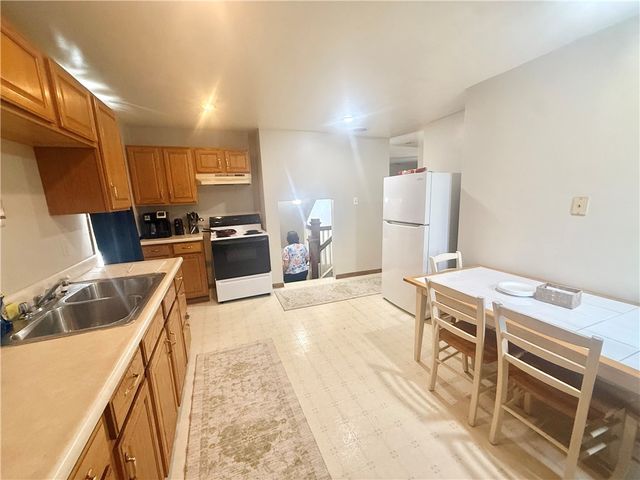 800 Ellsworth Ave, Jeannette, PA 15644