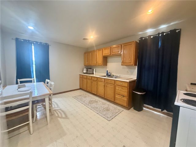 800 Ellsworth Ave, Jeannette, PA 15644