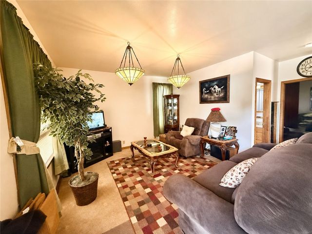 800 Ellsworth Ave, Jeannette, PA 15644