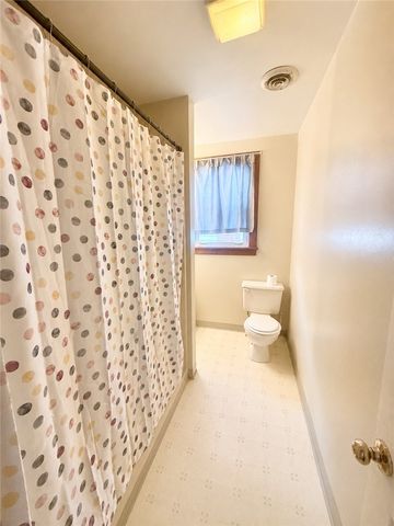 800 Ellsworth Ave, Jeannette, PA 15644
