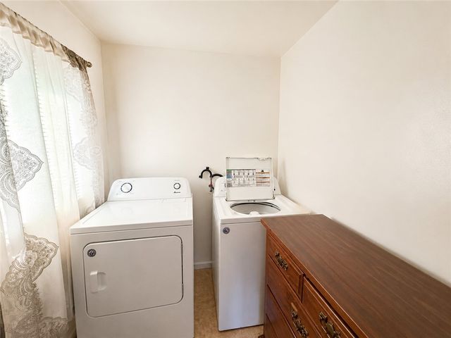 800 Ellsworth Ave, Jeannette, PA 15644