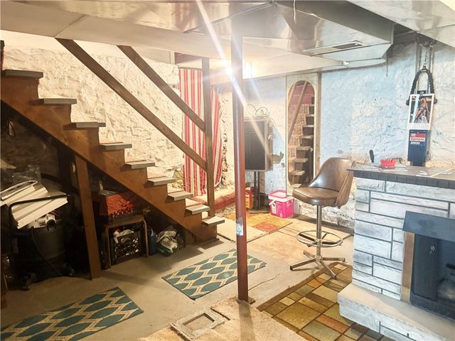 800 Ellsworth Ave, Jeannette, PA 15644