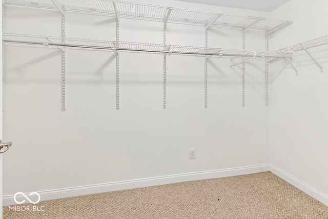 2212 Southlake Avenue E, Greenwood, IN 46143