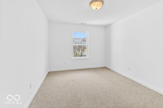 2212 Southlake Avenue E, Greenwood, IN 46143