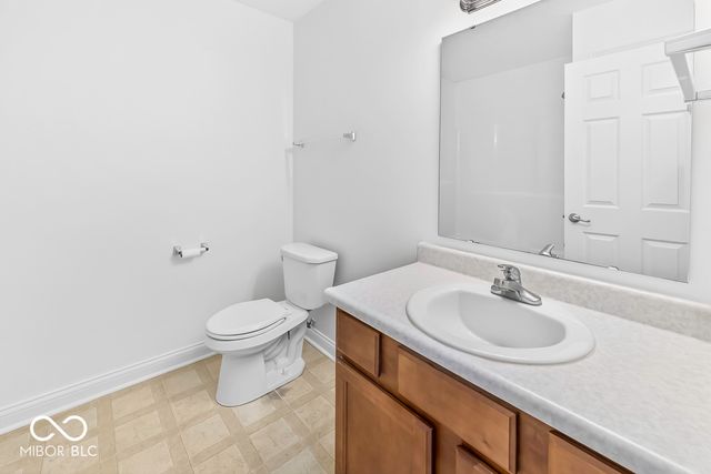 2212 Southlake Avenue E, Greenwood, IN 46143