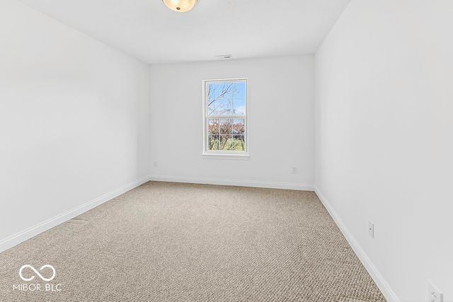 2212 Southlake Avenue E, Greenwood, IN 46143