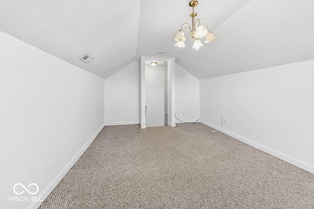 2212 Southlake Avenue E, Greenwood, IN 46143