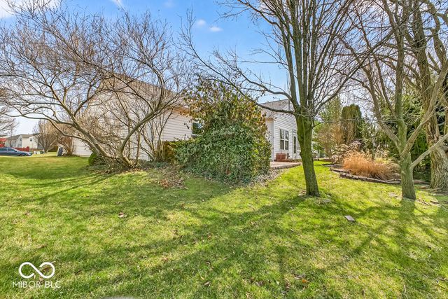 2212 Southlake Avenue E, Greenwood, IN 46143