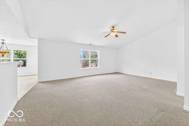 2212 Southlake Avenue E, Greenwood, IN 46143