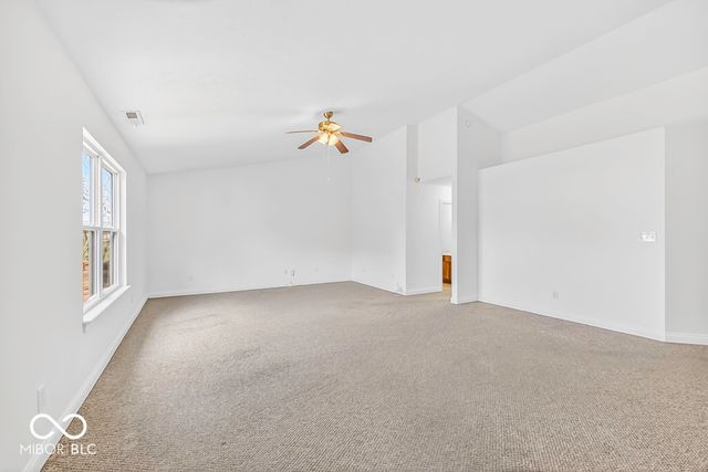 2212 Southlake Avenue E, Greenwood, IN 46143