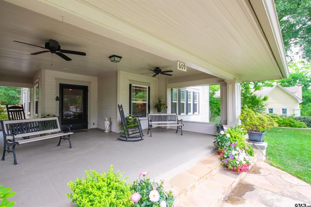 609 N Marshall St, Henderson, TX 75652