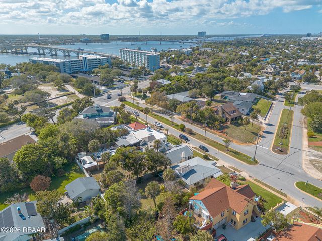 326 Bostwick Avenue, Daytona Beach, FL 32118
