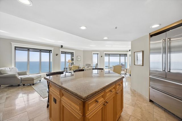 950 N Michigan Avenue 4202, Chicago, IL 60611