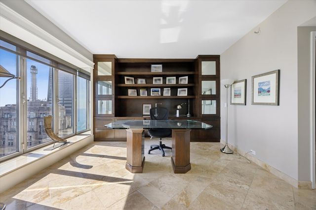 950 N Michigan Avenue 4202, Chicago, IL 60611
