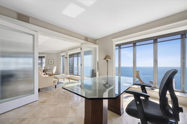 950 N Michigan Avenue 4202, Chicago, IL 60611