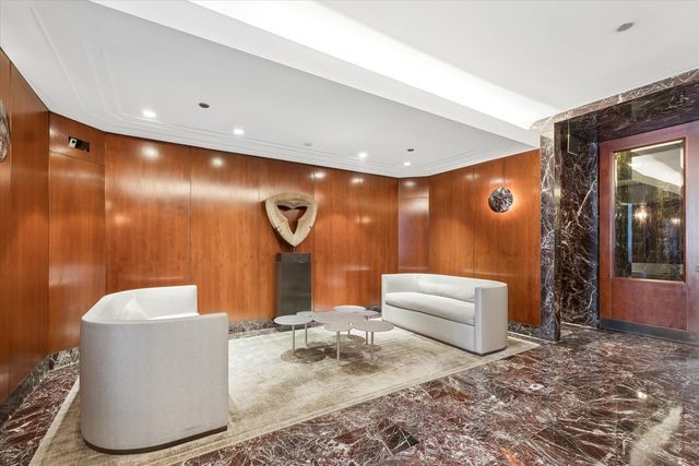 950 N Michigan Avenue 4202, Chicago, IL 60611