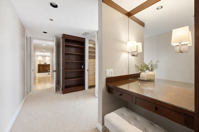 950 N Michigan Avenue 4202, Chicago, IL 60611