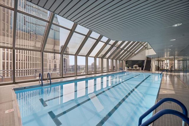 950 N Michigan Avenue 4202, Chicago, IL 60611