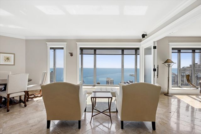 950 N Michigan Avenue 4202, Chicago, IL 60611
