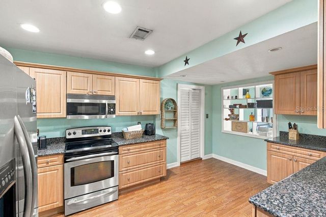 3909 W POWHATAN AVENUE, Tampa, FL 33614